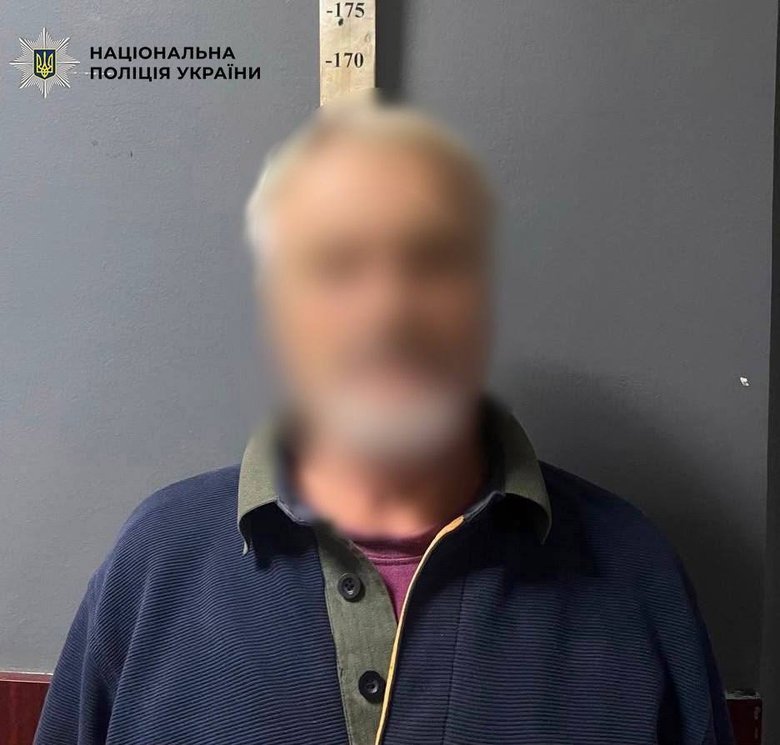 чоловік стріляв з балкона у Києві