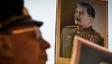 Парад в Киеве: Сталин, красное знамя и не подписавшийся под ним Янукович. ФОТОрепортаж