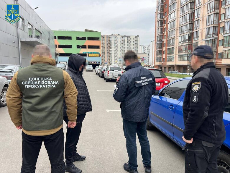 Двоє ексвійськових постануть перед судом за нарахування "бойових"