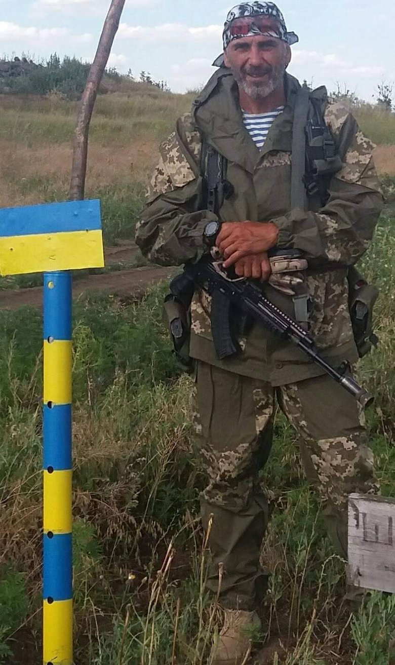 Доброволець Ігор Руль, позивний Бушуй: Адвокат, який взявся допомогти ветеранам війни та пораненим, кинув на гроші 47 людей 05