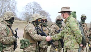 Военное руководство Австралии посетило украинских воинов, проходящих подготовку в Британии. ФОТОрепортаж