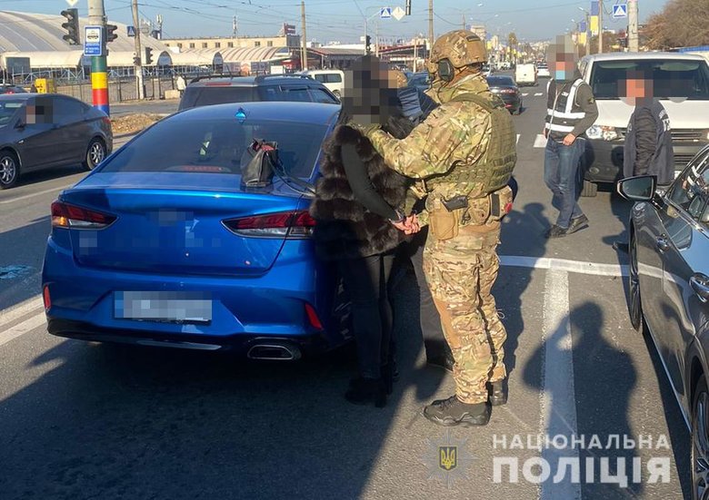 Квартирные мошенники отбирали жилье у пенсионеров 02