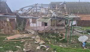 Атака РФ по Нікопольщині: троє постраждалих, зруйновані будинки та інфраструктура. ФОТОрепортаж