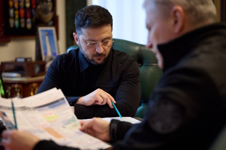 Китай планує активізувати співпрацю з Росією: доповідь Зеленському