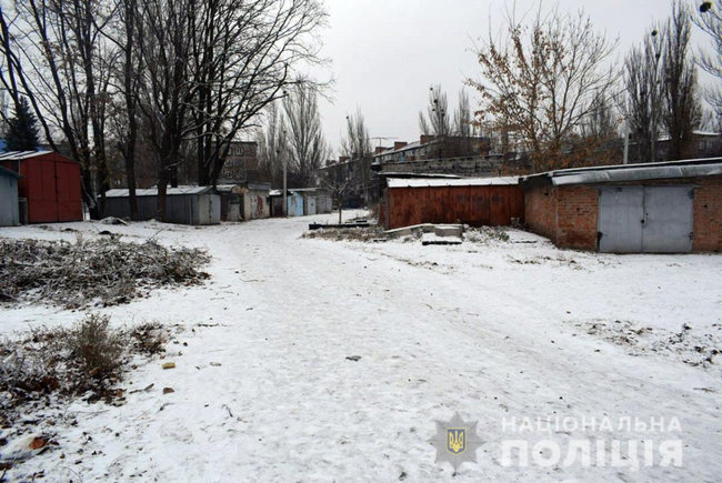 Полицейские расследуют тройное убийство в Славянске 03