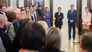 Ми хочемо, щоб інтернатів не було зовсім. Діти мають жити в сім'ях, - Зеленський. ФОТО