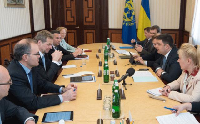 Боротьба за Антикорупційний суд 7 червня - вотум довіри до України 01