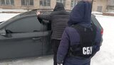 СБУ запобігла збуту кримінальним колам арсеналу військових засобів ураження на Черкащині. Серед вилученого - вогнемет "Джміль" і протитанкові гранати. ФОТОрепортаж