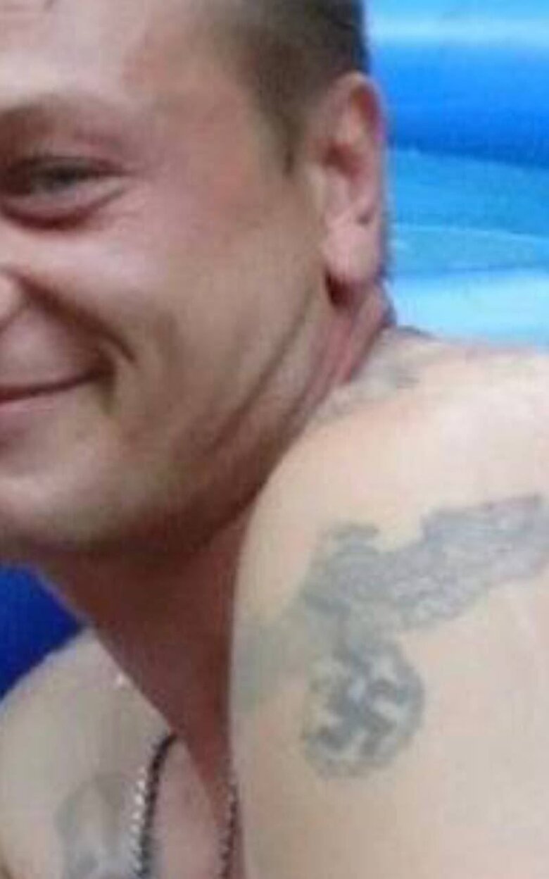 Сторонник Новороссии из Макеевки Колесник, который принудительно мобилизует людей, имеет нацистские татуировки 03