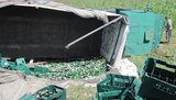 Пиво текло рекой: в Киеве разбился грузовик доверху набит пивом. ФОТОрепортаж