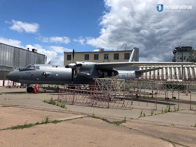 Авіаремонтний завод за тиждень відновив пошкоджений Ан-26 для ЗСУ 02