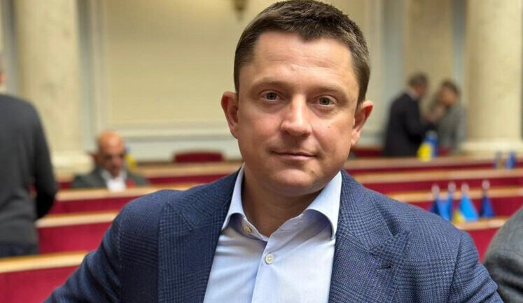 Антирекорд по количеству нардепов: Рада поддержала сложение мандата Довгого
