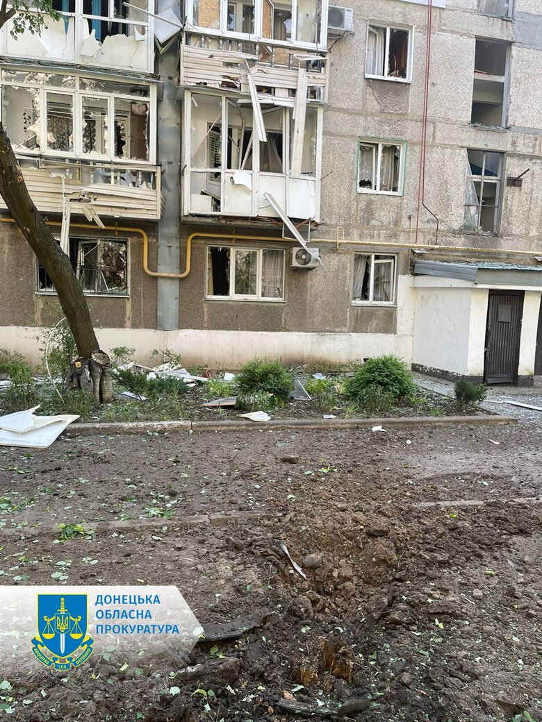 Війська РФ обстріляли Торецьк із Градів: поранили шістьох містян, серед них 11-річна дитина 07