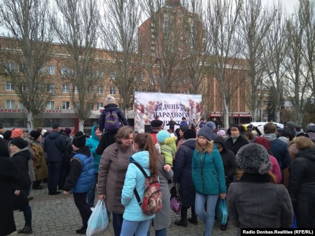 В окупованому Донецьку відсвяткували російський День народної єдності 02