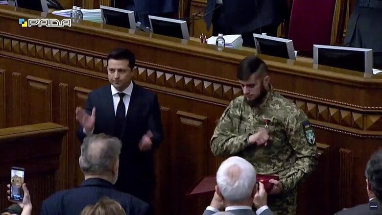 Кохана Героя України Дмитра Коцюбайла - ДаВінчі Аліна Михайлова: Він заводив своїх у підвал. І заходив останнім. Саме в цей момент прилетів снаряд 17