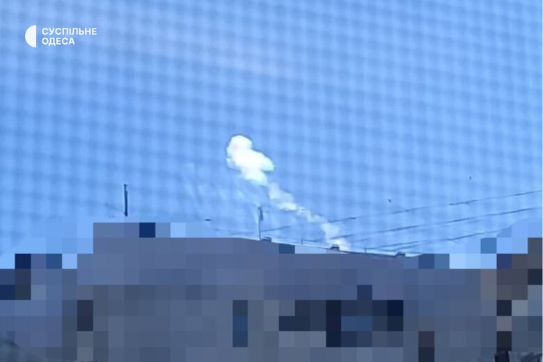 Explosions are heard in Odesa, air defense is working 04 Explosions are heard in Odesa, air defense is working 04