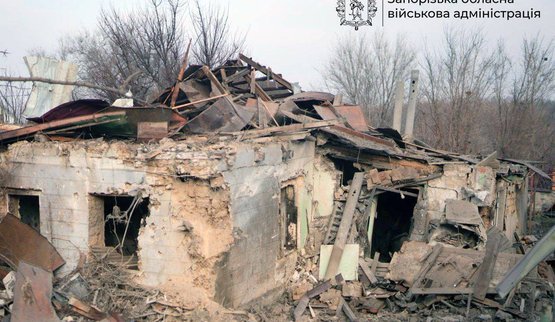 Чоловік загинув внаслідок атаки росіян на Запоріжжя, відомо також про пошкодження житла, автівок. ФОТОрепортаж
