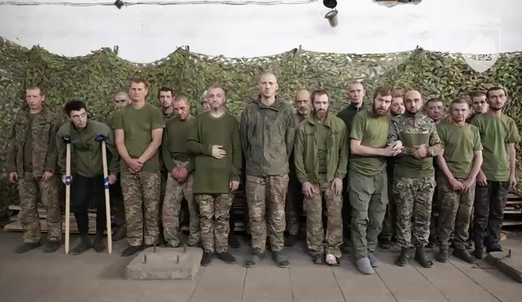 Воїни 425 штурмового полку "Скеля" полонили 17 російських загарбників. ВIДЕО