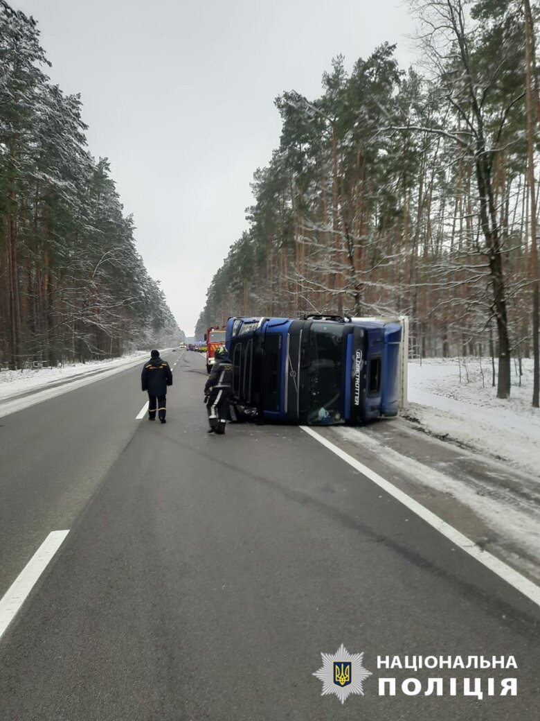 На Київщині сталася ДТП за участі 5 автомобілів