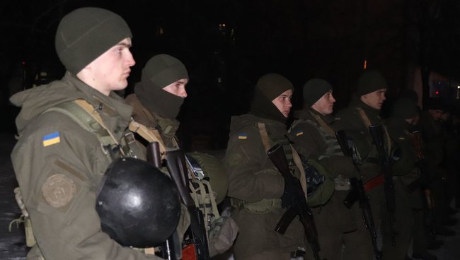 Смолоскипна хода памяті героїв Крут відбулася в Словянську 05