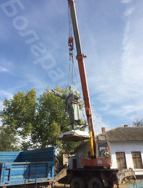 Памятники Ленину и Калинину демонтированы на Одесчине 02