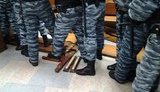 Более сотни "беркутовцев" вытеснили депутатов из Печерского суда. ФОТО+ВИДЕО
