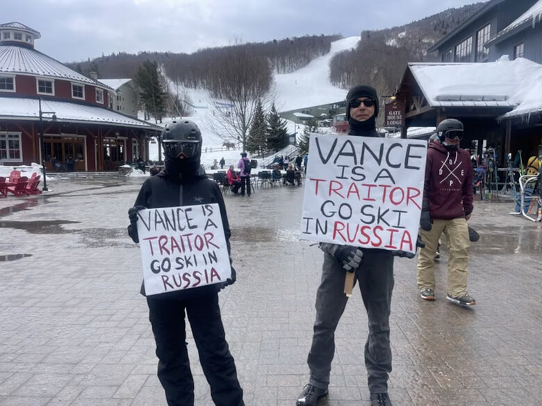Акция протеста против Джей Ди Вэнса в США
