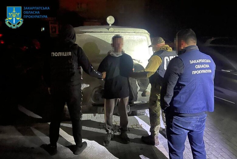 К 5 годам заключения приговорен мужчина, который по заказу поджигал автомобили военных и волонтеров на Закарпатье