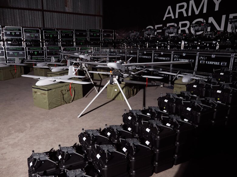 Армия дронов передала более 900 разведывательных, ударных и секретных БПЛА на фронт 05 Армия дронов передала более 900 разведывательных, ударных и секретных БПЛА на фронт 05