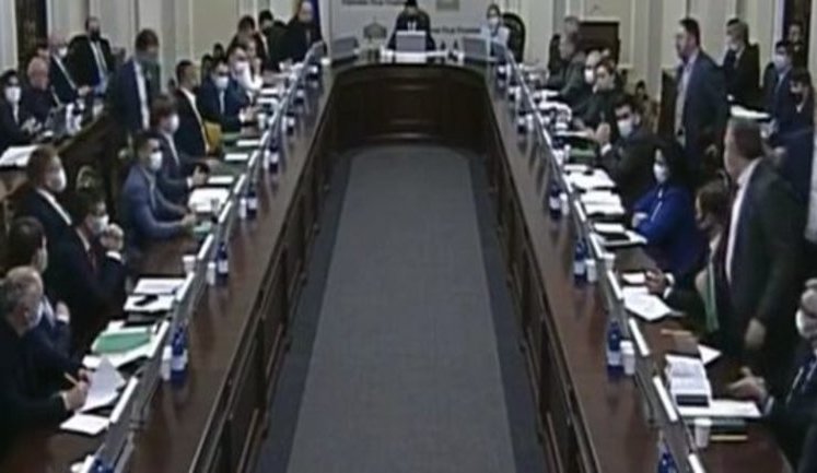 "Слуги народу" пішли з погоджувальної ради під час виступу Порошенка про офшор. ВIДЕО
