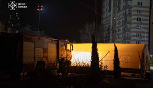 Рятувальники завершили роботи з ліквідації наслідків російської атаки на Київ. ФОТО