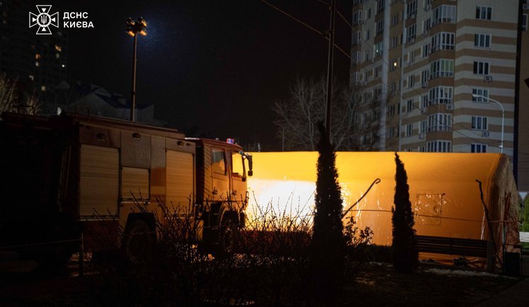 Рятувальники завершили роботи з ліквідації наслідків російської атаки на Київ. ФОТО