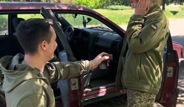 Военная мечтала о шаурме, а получила предложение руки и сердца. ВИДЕО