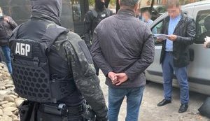 Адвокат и экс-прокурор Киева требовали $80 тысяч взятки за "положительное" проведение экспертизы при расследовании уголовного производства. ВИДЕО+ФОТОрепортаж