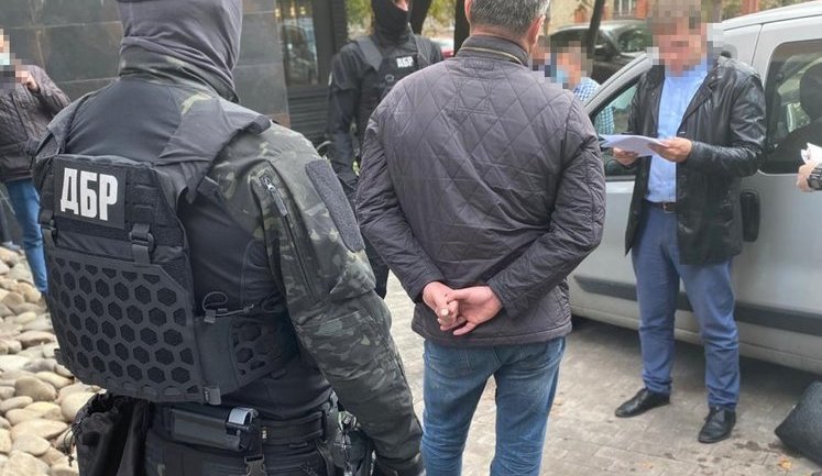 Адвокат и экс-прокурор Киева требовали $80 тысяч взятки за "положительное" проведение экспертизы при расследовании уголовного производства. ВИДЕО+ФОТОрепортаж
