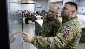 Сирський зустрівся з командирами