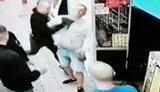 Двох із трьох відморозків, які по-звірячому побили хлопця в столичному супермаркеті, затримано, - Геращенко. ФОТО
