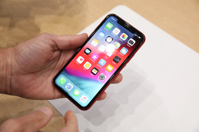 Акции Apple упали после презентации новых iPhone 05