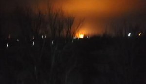 В Дебальцево на Донетчине после атаки взрывается склад боеприпасов ВС РФ. ВИДЕО