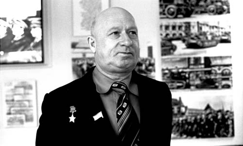 Ціна Прапора над Рейхстагом: трагічні долі прапороносців Перемоги 15