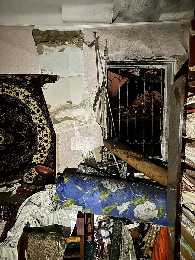 Consequences of missile attack in Kyiv 09
