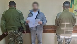 В поезде "Киев – Бухарест" задержали мужчину с поддельными документами о командировке. ФОТОРЕПОРТАЖ
