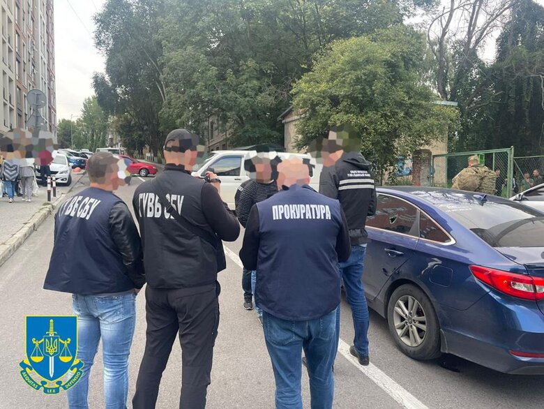 ​Канали переправлення військовозобов’язаних через кордон викрито у Львівській, Миколаївській та Одеській областях 03