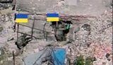 Двое бойцов "Карпатської Січі" закидывают взрывчатку в подвал с оккупантами. ВИДЕО