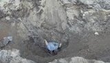В центре Одессы грузовик засыпал котлован с людьми несколькими тоннами земли. ФОТОрепортаж