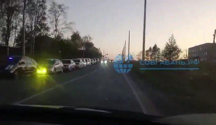 "Kilometer-long line" for fuel in Russia’s Khabarovsk Krai. VIDEO