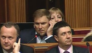 По делу о возможном вымогательстве журналистами "Страна.uа" взятки у нардепа Линько задержаны 2 подозреваемых, - Троян. ВИДЕО