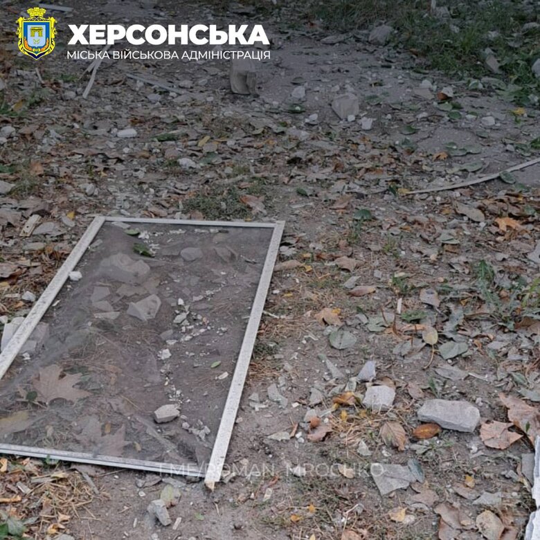 Наслідки ворожих обстрілів Херсону 07 Наслідки ворожих обстрілів Херсону 07