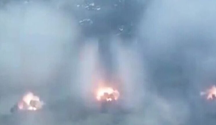Occupiers burn Ukrainian village from heavy flamethrower system TOS-1A "Solntsepyok". VIDEO