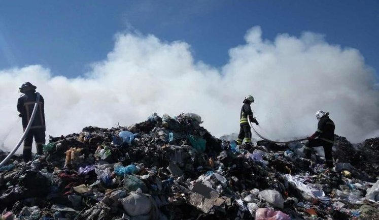 Garbage dump in Kyiv’s larger area caught fire, - State Emergency Service. PHOTOS